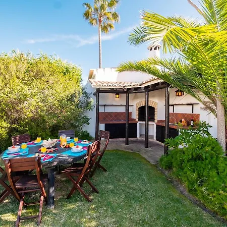 Atlas - Piscina Aquecivel E Bbq Em *